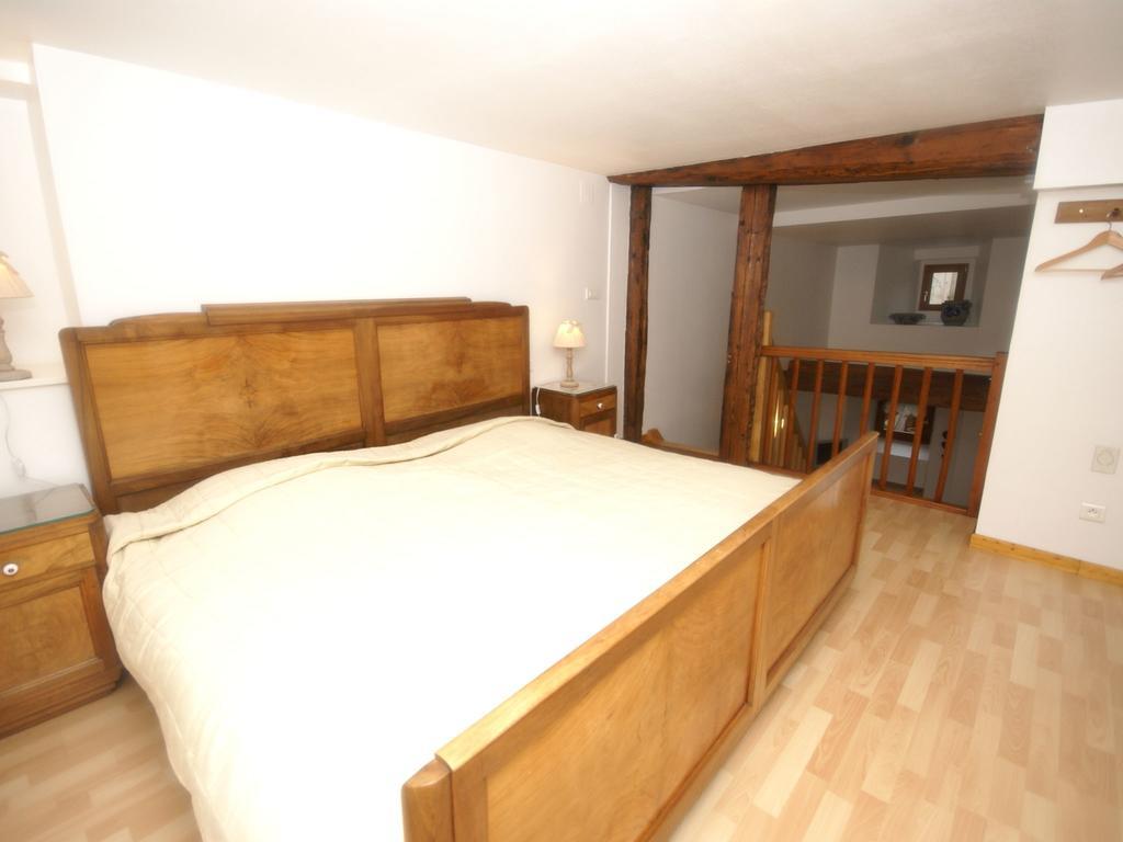 Vintage In With Terrace Riquewihr